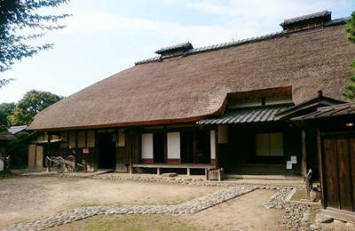 旧安藤家住居主屋及び内倉の画像
