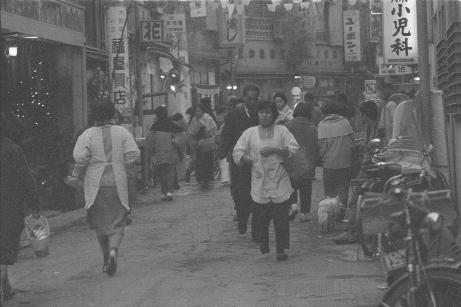 夕暮れ時の経堂商店街