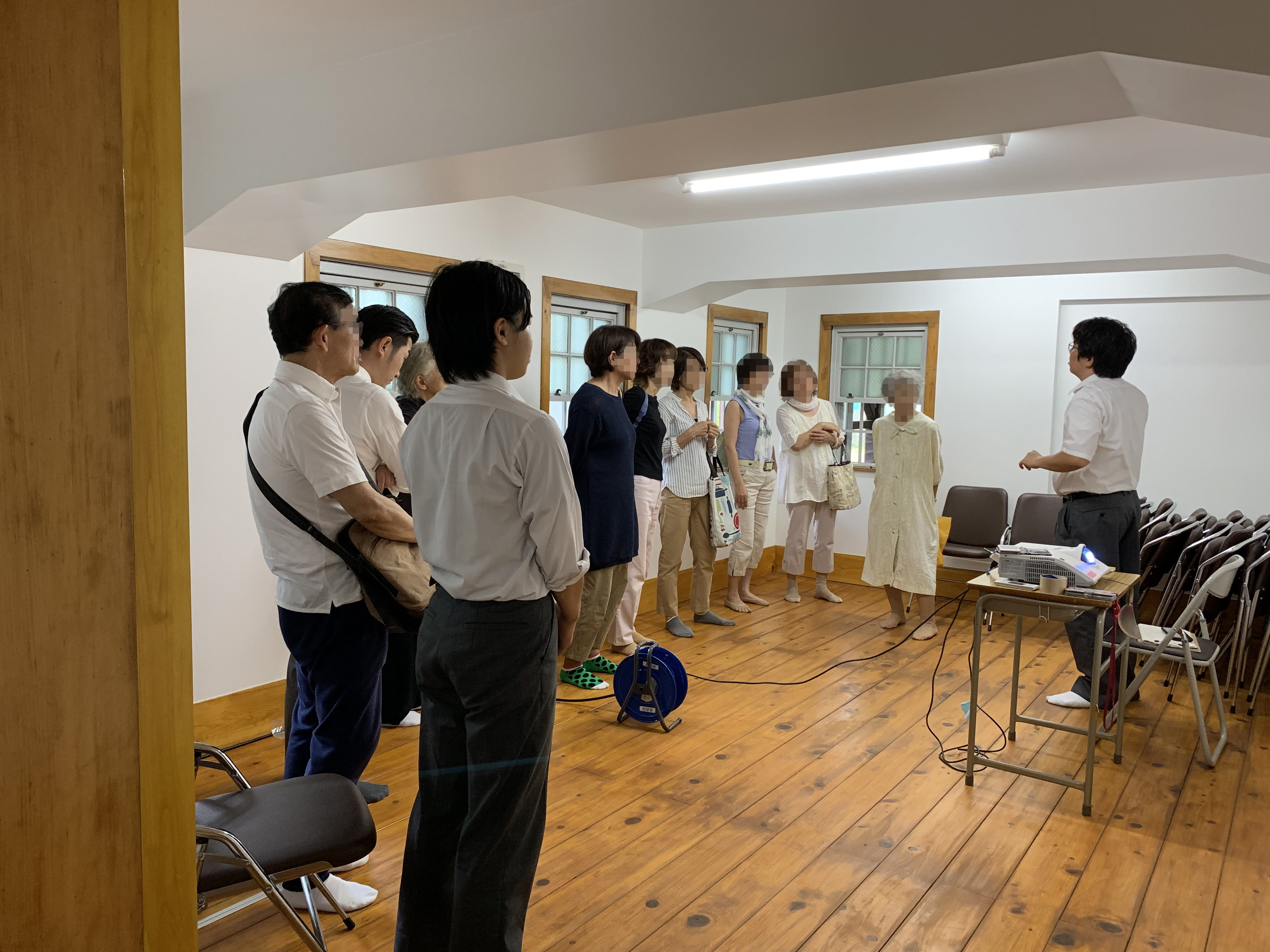 清明亭見学会の様子3